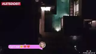 الشاب ينيك ام صديقه
