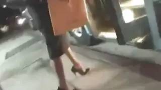 إيلاج مزدوج في الحافلة: حركة جنسية في رحلة مزدحمة