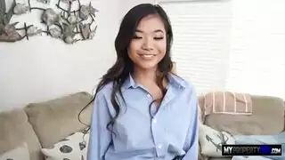 ينيك امهو لانه خايف من صوت البرق