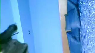 شقراء على سمراء: أصابع شرجية سحاقية وعرض قذف