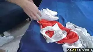 فيلم إباحي: عاهرات مشهورات ذوات أثداء ضخمة يتم تلبيدهن