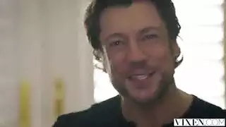 حركة بين الأثداء الكبيرة: مايا خليفة تُنك من قبل فحل أمريكي