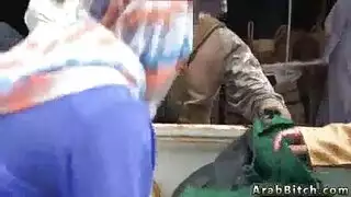 إيراكي هاردكور: مدرس ينيك طالبتين محجبتين في مشهد إكس إكس إكس