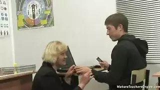 الأصل: ازبار متحركة عملاقة