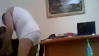 علاقة مكتبية: جنس خشن مع رجل متزوج