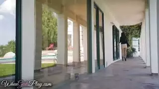 ضعف السمراوات الساخنة، ضعف المتعة الفموية في هذا التدليك الإباحي