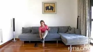 مأخوذة إلى الجناح لساعة كاملة من الفجور الإباحي