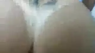 شقراء ساخنة تتعرض للضرب بقوة بواسطة قضيب ضخم