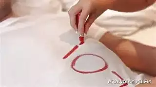 متسللة ليلية توقظه بمص قضيبه ثم تنكح بعنف