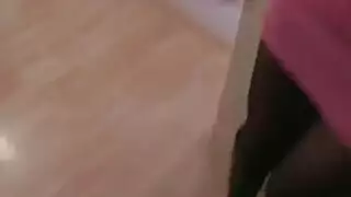 ألمانية ممتلئة الجسم وصديقتها تمصان قضيبًا ثم تمارسان الجنس في ثلاثي