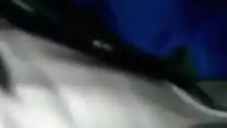 متلصصة الحافلة: تحدق في قضيبي بينما أمارس العادة السرية